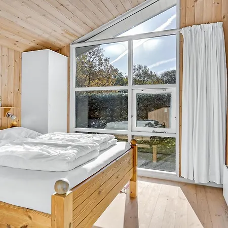 4 Bedroom Amazing In Hadsund Hébergement de vacances Øster Hurup
