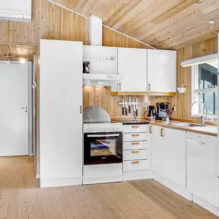 Cozy In Hadsund With Sauna Feriehus