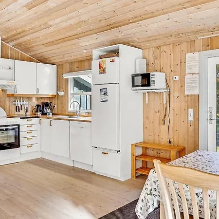 Cozy In Hadsund With Sauna Feriehus Øster Hurup