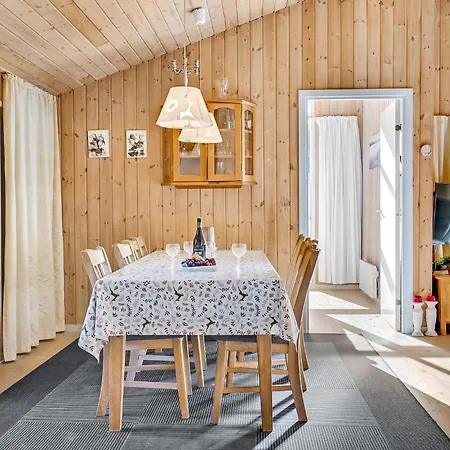 Ferienhaus 4 Bedroom Amazing In Hadsund