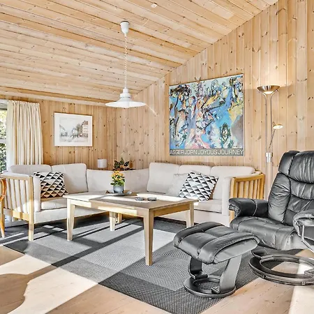 Cozy In Hadsund With Sauna Feriehus Øster Hurup