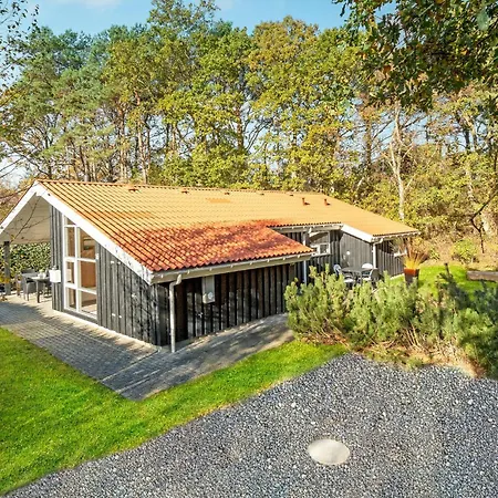 4 Bedroom Amazing In Hadsund * Øster Hurup
