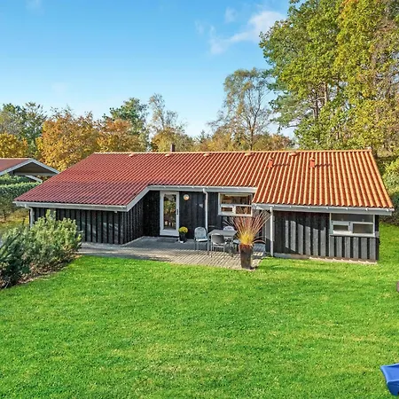 Cozy In Hadsund With Sauna Hébergement de vacances